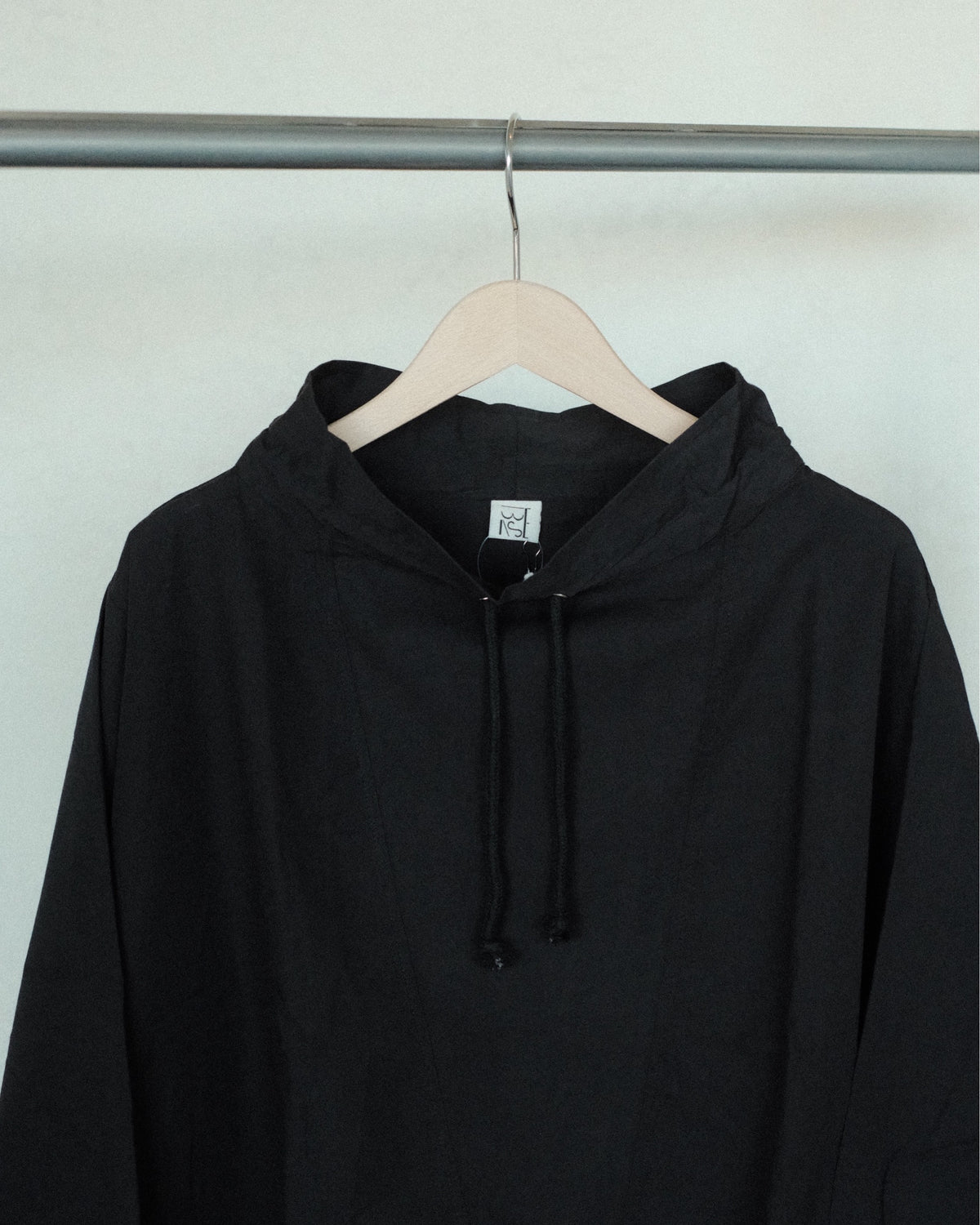 Baserange Uro Top Black 首元・ドローコードの詳細