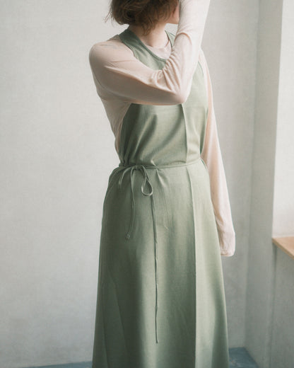 Baserange Apron Dress Luagreen 着用スタイリング レディーススタイル