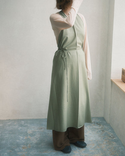 Baserange Apron Dress Luagreen 着用スタイリング 全身