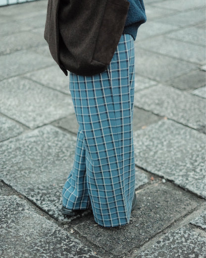 Baserange Claude Pants Eureka Plaid 屋外着用側面