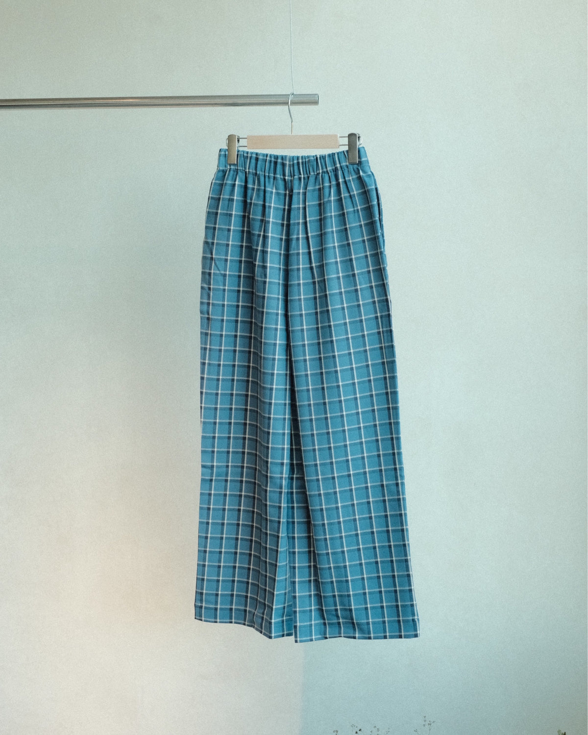 Baserange Claude Pants Eureka Plaid ハンガー全体