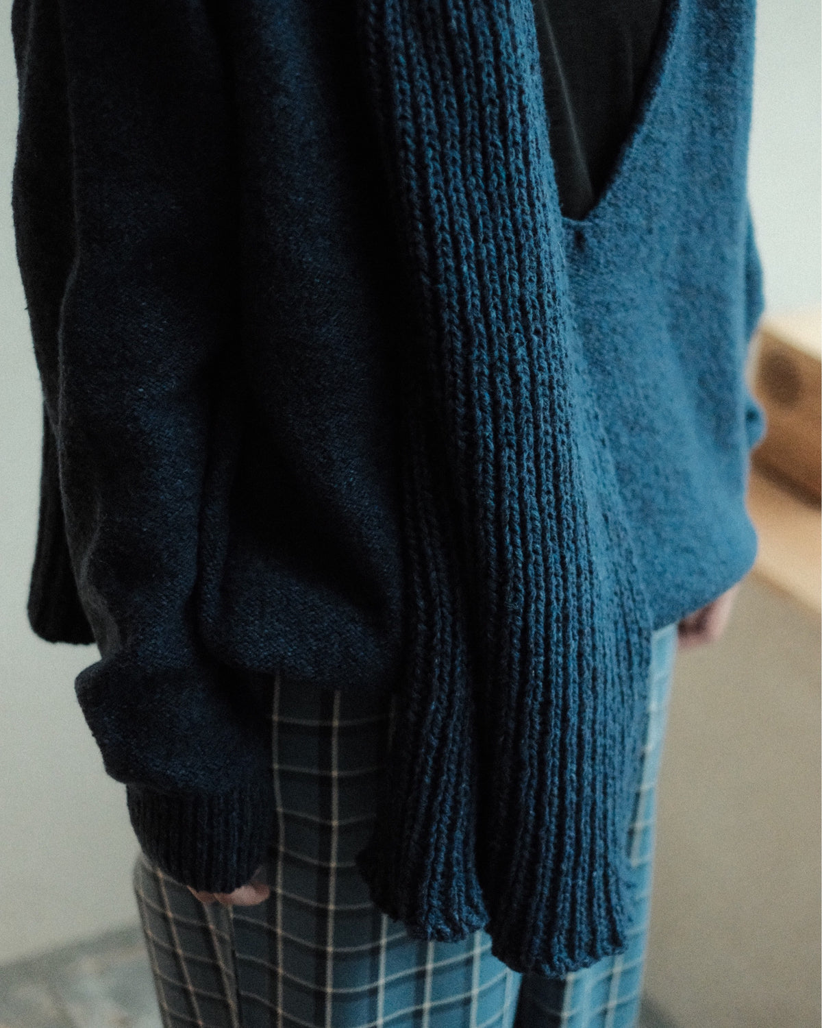 Baserange Mea Scarf Cap Nord Blue リブ編みと裾の着用詳細