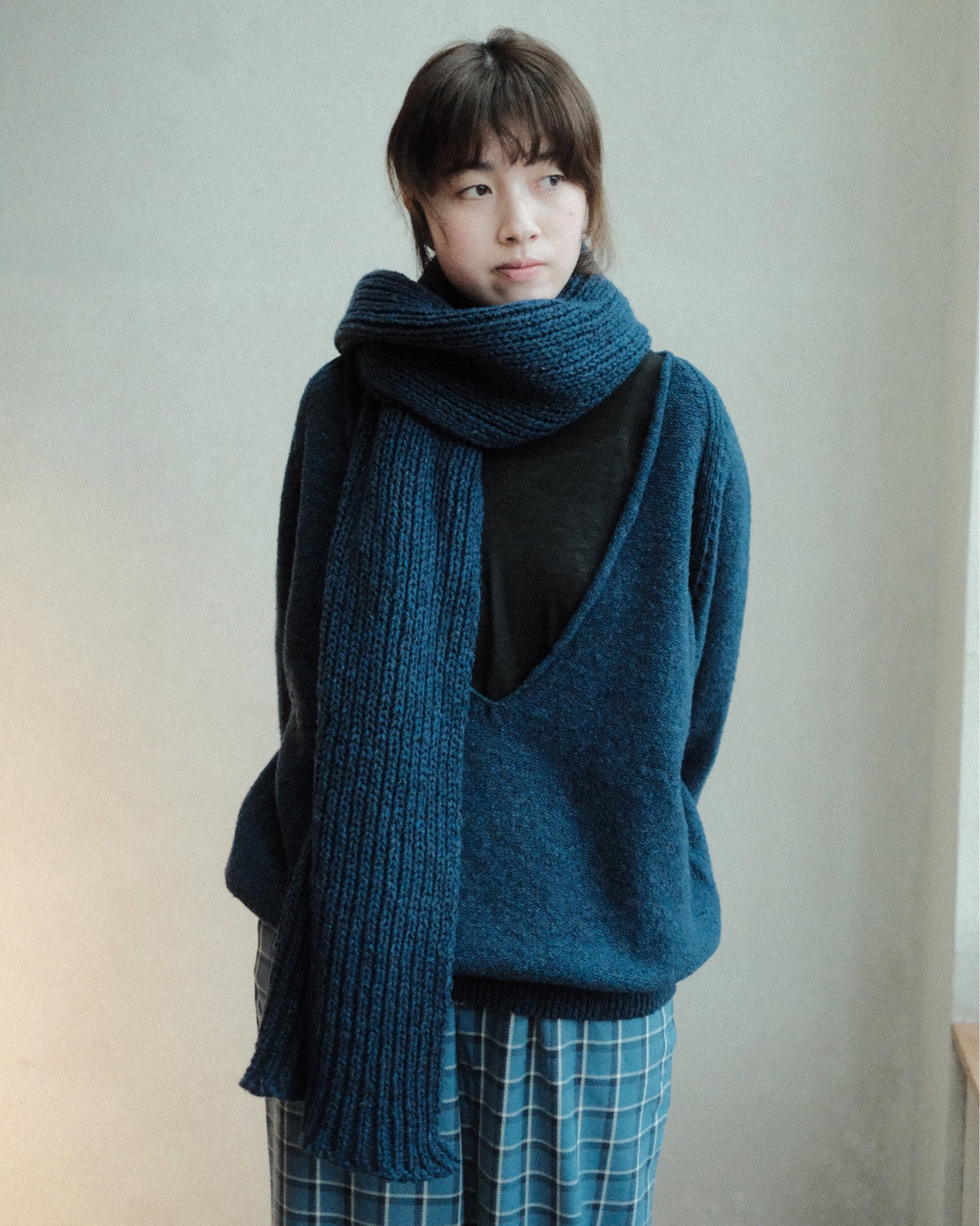 Baserange Mea Scarf Cap Nord Blue 着用正面・長さ