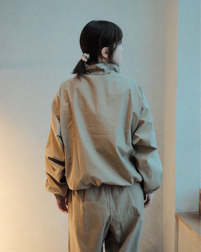 Baserange Uro Top Khaki 着用背面
