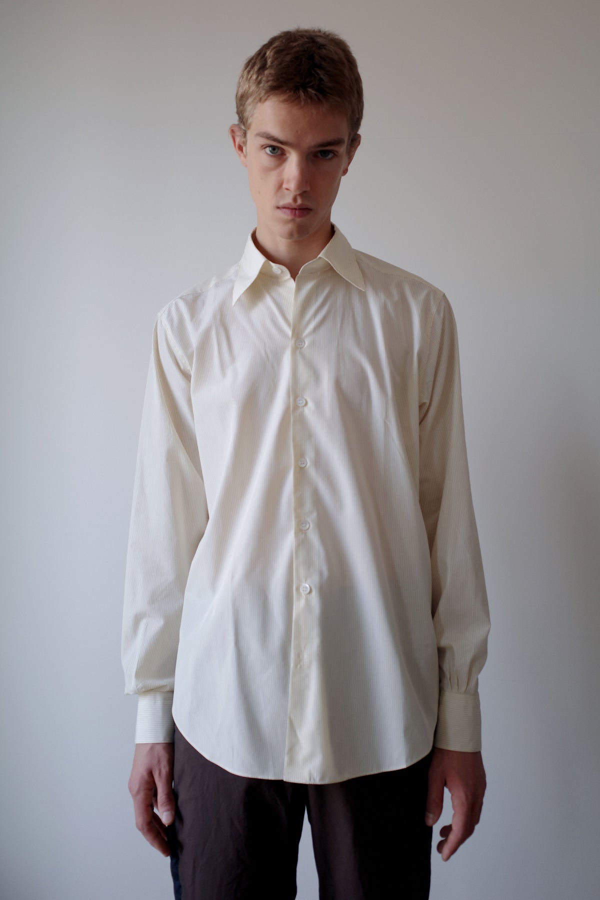 CAMISAS MANOLO PALE YELLOW BLACK STRIPES NORMAL SHIRT 着用イメージ 26020611