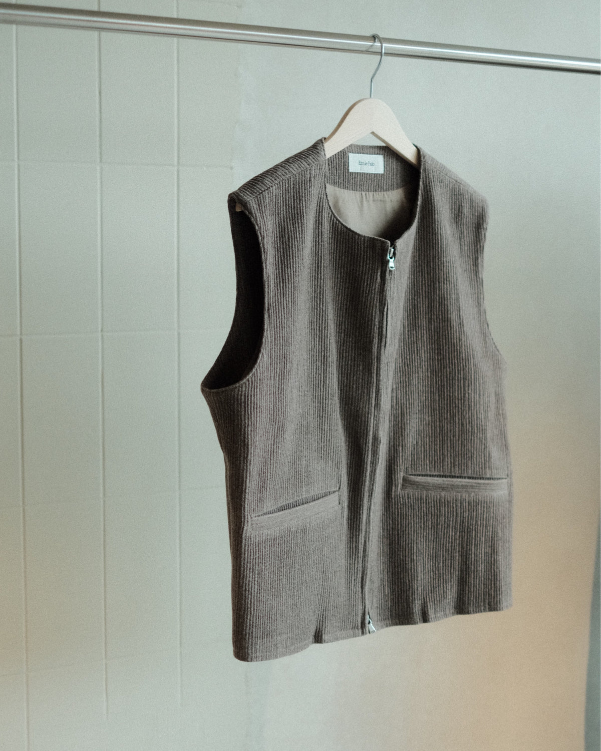 Ernie Palo Wool Corduroy Vest Top Brown EP12VT01 ハンガー斜め正面全体