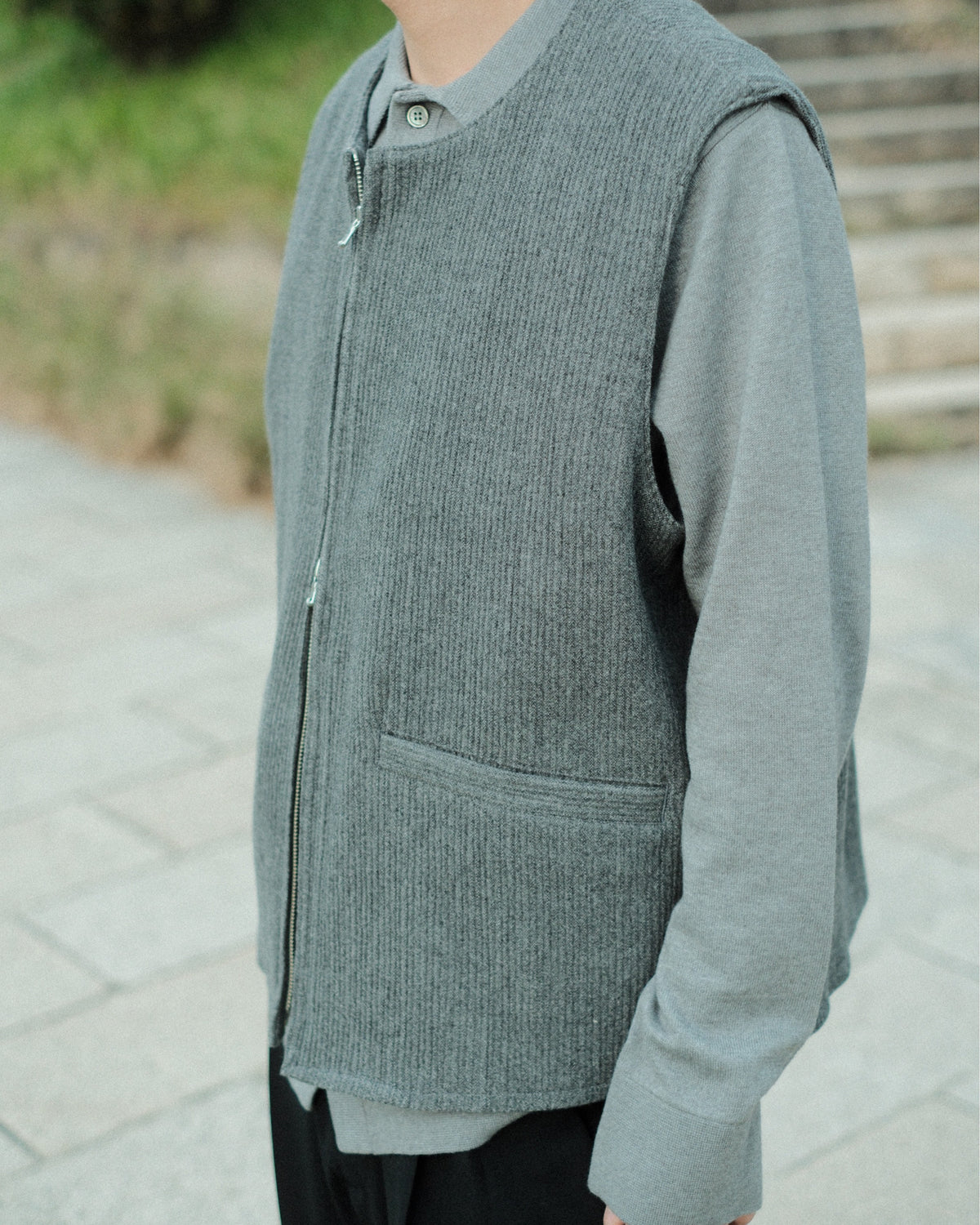 Ernie Palo Wool Corduroy Vest Top Gray EP12VT01 肩・アームホールとポケットの着用詳細
