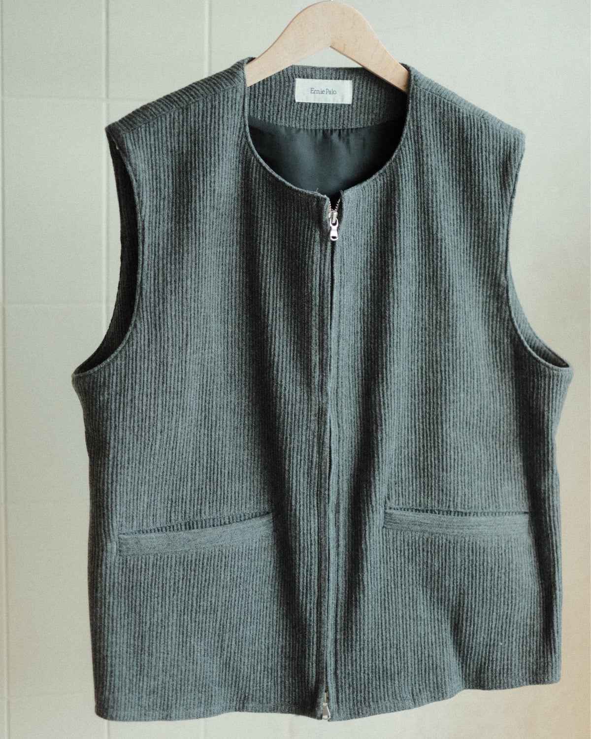 Ernie Palo Wool Corduroy Vest Top Gray EP12VT01 ハンガー正面全体