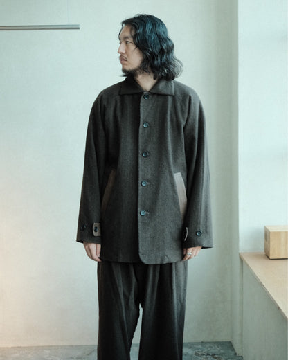 oira DIRECTOR JKT（IFDJ01）の前を閉じた正面の着用