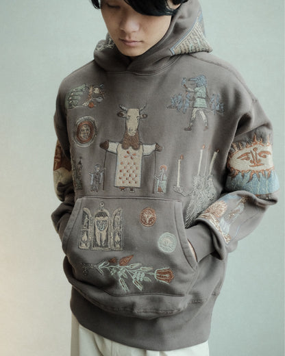 SAMUEL ZELIG Elder Hoodie Dark Taupe EL-FW26-13-FT フロント全体の刺繍とカンガルーポケット詳細
