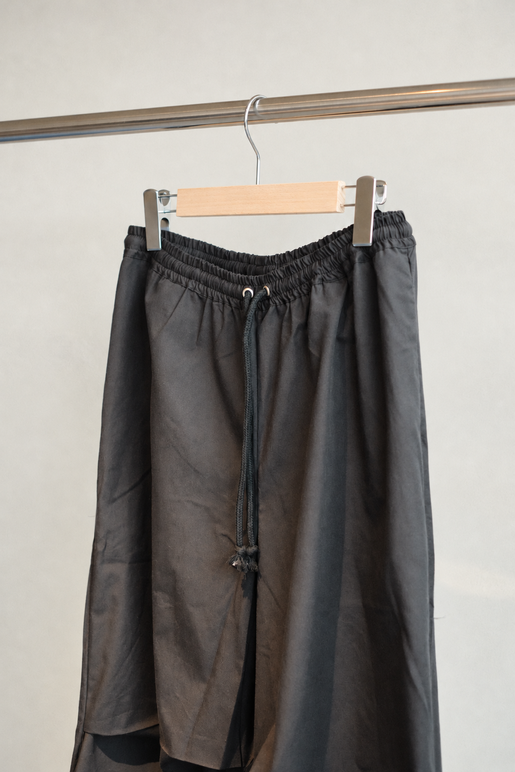 Baserange Uro Pants Black PAUR-CO-AW26 ウエスト・ドローコード詳細
