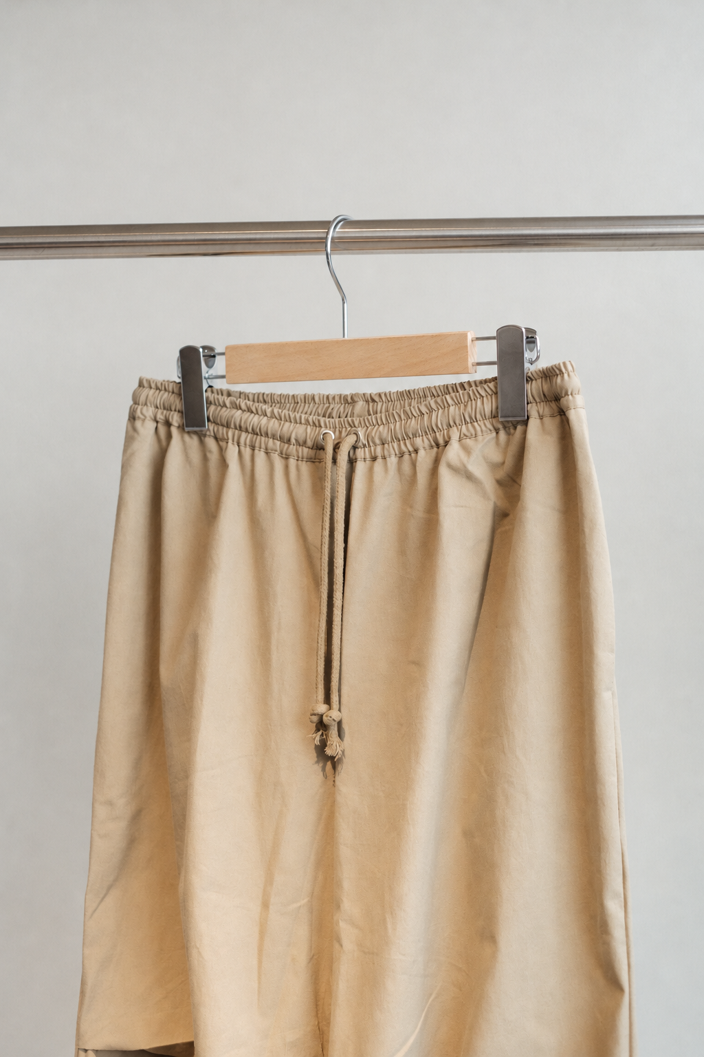 Baserange Uro Pants Khaki PAUR-CO-AW26 ウエスト・ドローコード詳細